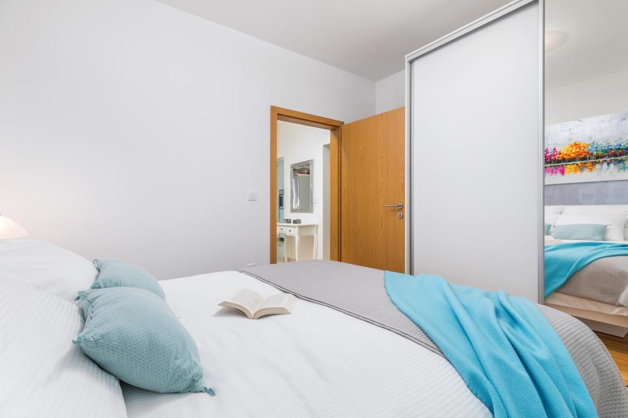 Apartment Mila Fažana Buitenkant foto